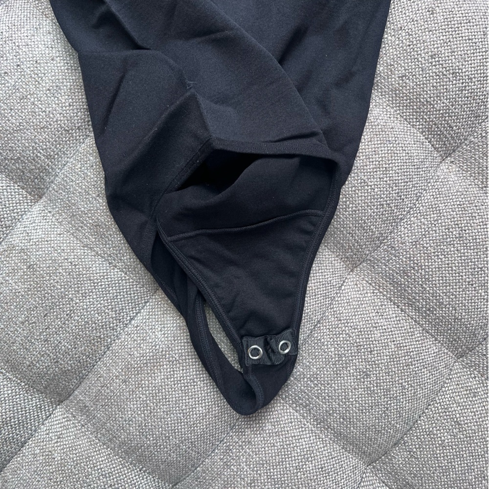 ***NWT**** Bundle Pack Bodysuits - Picture 10 of 12